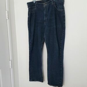 Wrangler regular fit 38x29 classic straight leg jeans /dark wash